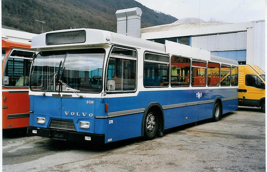 (057'503) - TPF Fribourg - Nr. 370 - Volvo/Hess (ex TF Fribourg Nr. 70) am 30. November 2002 in Biel, BTR