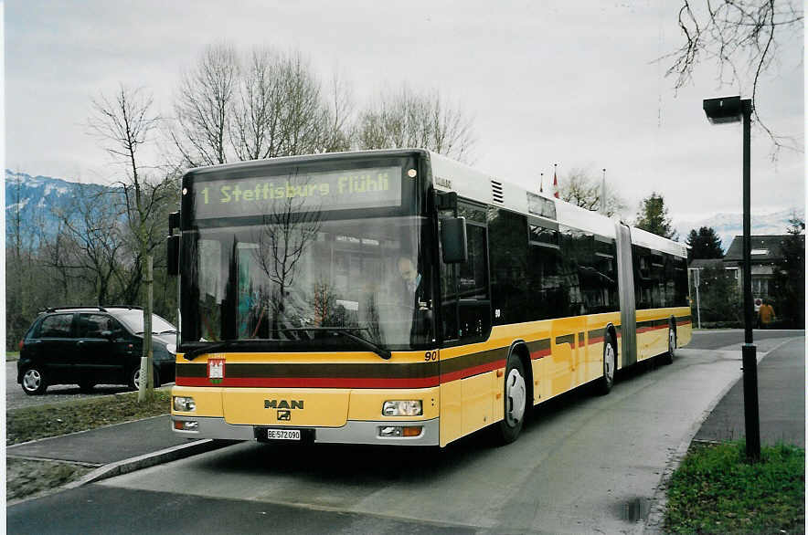 (057'731) - STI Thun - Nr. 90/BE 572'090 - MAN am 24. Dezember 2002 in Gwatt, Gwattzentrum