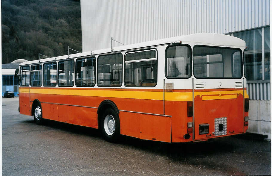 (057'937) - Giobellina, Leysin - Mercedes (ex Knecht, Windisch Nr. 56) am 29. Dezember 2002 in Biel, BTR