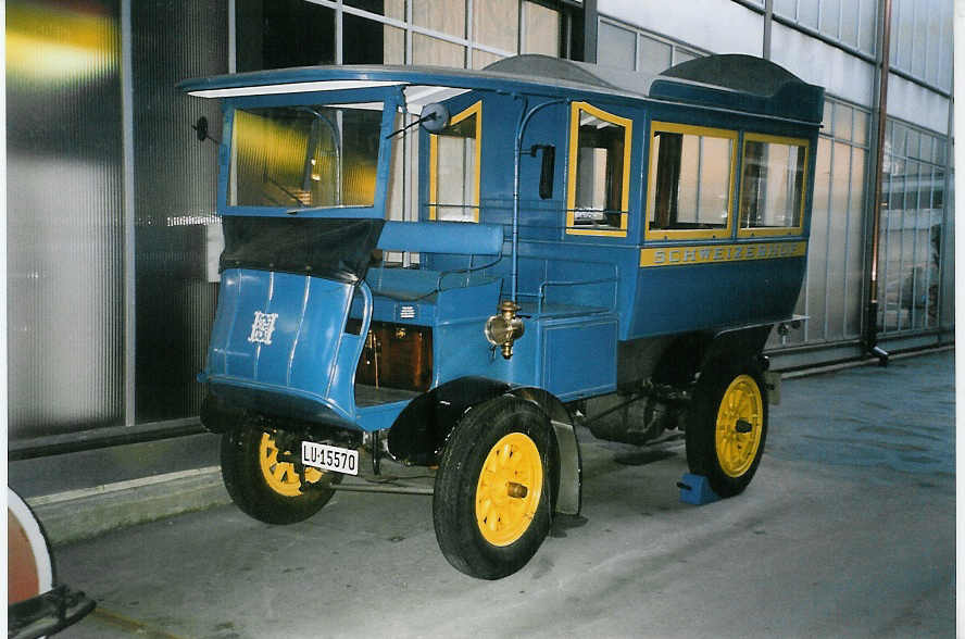 (058'113) - Schweizerhof, Luzern - LU 15'570 - Tribelhorn am 30. Dezember 2002 in Luzern, Verkehrshaus