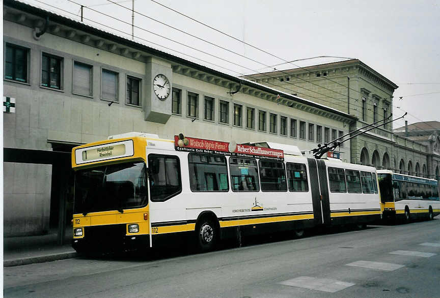 (058'734) - VBSH Schaffhausen - Nr. 112 - NAW/Hess Gelenktrolleybus am 20. Februar 2003 beim Bahnhof Schaffhausen