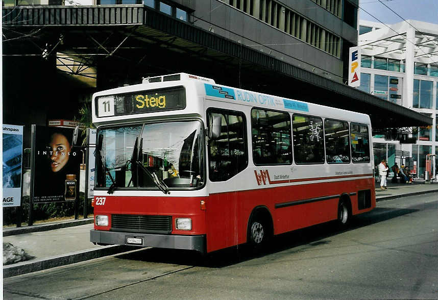 (058'917) - WV Winterthur - Nr. 237/ZH 594'237 - MAN/Hess am 20. Februar 2003 beim Hauptbahnhof Winterthur