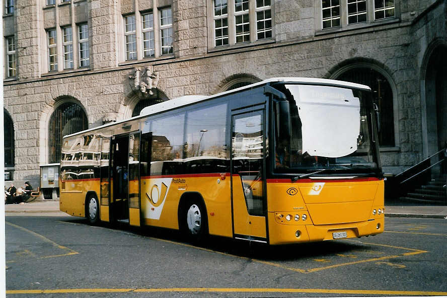 (059'522) - Casutt, Gossau - SG 261'303 - Volvo am 29. Mrz 2003 beim Bahnhof St. Gallen