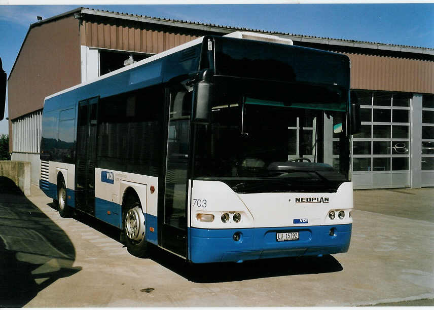 (061'101) - Heggli, Kriens - Nr. 703/LU 15'792 - Neoplan am 21. Juni 2003 in Horgen, Neoplan