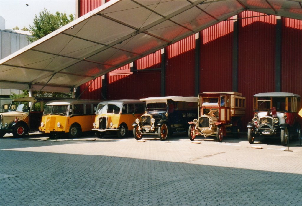 (061'417) - 100 Jahre Saurer - Saurer Oldtimerbustreffen am 13. Juli 2003 in Luzern, Verkehrshaus