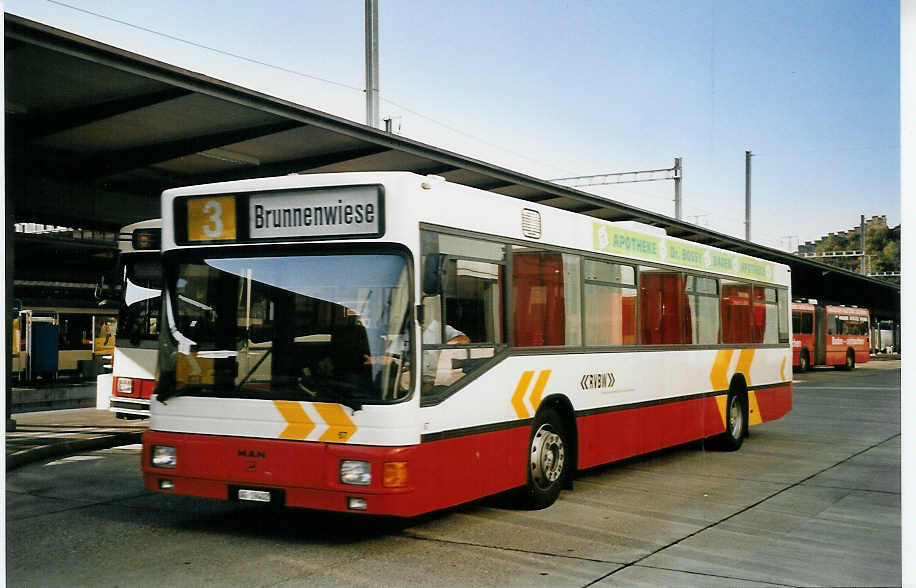 (061'608) - RVBW Wettingen - Nr. 67/AG 19'402 - MAN am 19. Juli 2003 beim Bahnhof Baden