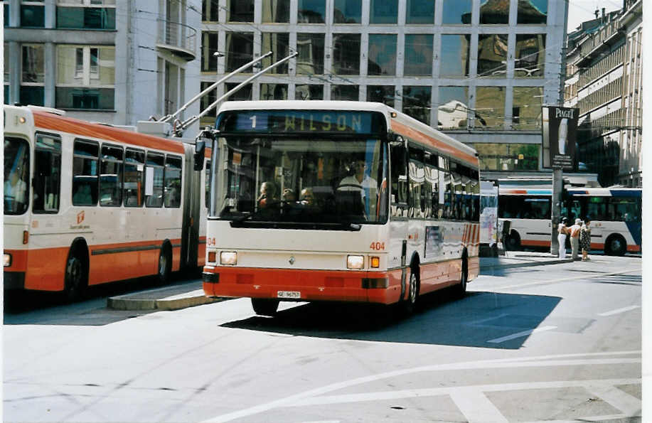 (062'437) - TPG Genve - Nr. 404/GE 96'757 - Renault am 4. August 2003 in Genve, Bel-Air