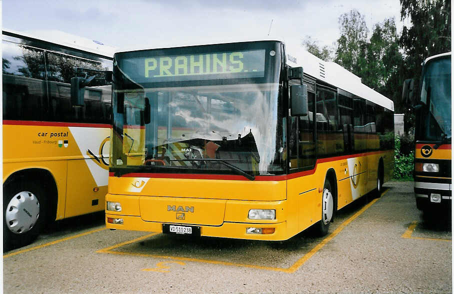 (062'805) - CarPostal Vaud-Fribourg - VD 510'238 - MAN (ex P 25'144) am 30. August 2003 in Yverdon, Garage