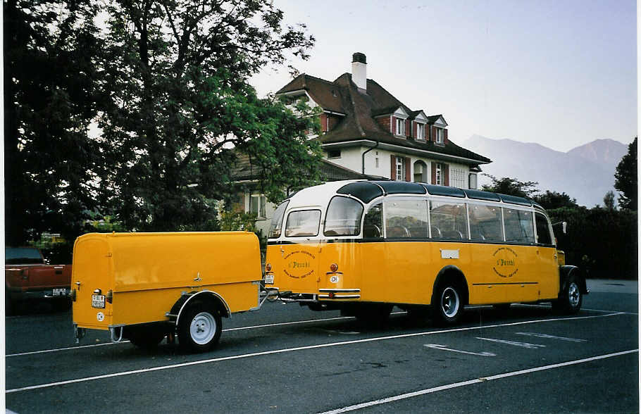 (063'424) - Linder, Einigen - BE 90'990 - Saurer/Gangloff (ex P 23'146; ex P 2215) am 19. September 2003 in Thun, Seestrasse