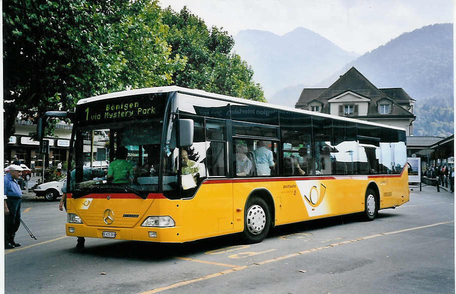 (063'514) - PostAuto Berner Oberland - BE 615'393 - Mercedes (ex P 25'383) am 22. September 2003 beim Bahnhof Interlaken West