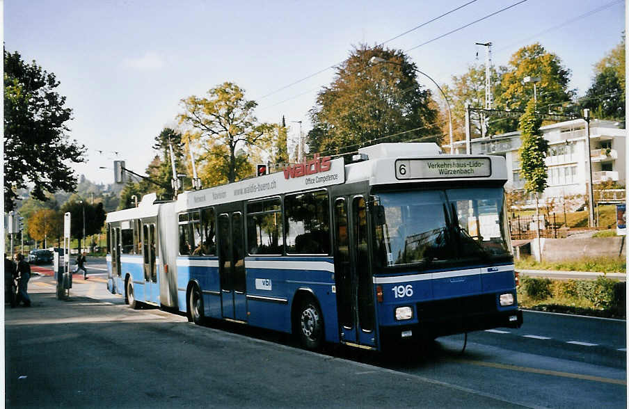 (064'022) - VBL Luzern - Nr. 196 - NAW/Hess Gelenktrolleybus am 11. Oktober 2003 in Luzern, Verkehrshaus