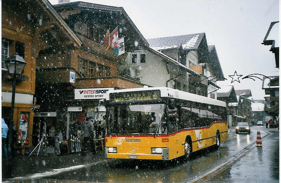 (064'723) - Portenier, Adelboden - Nr. 1/BE 27'928 - Mercedes (ex P 25'197; ex In Albon, Visp Nr. 4) am 21. Dezember 2003 in Adelboden, Dorfstrasse