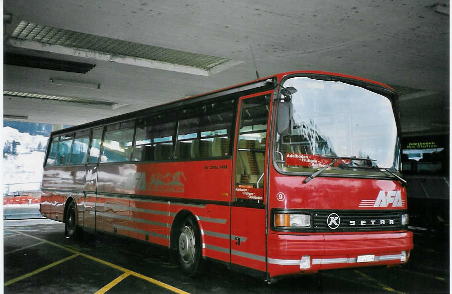 (064'911) - AFA Adelboden - Nr. 9/BE 26'709 - Setra am 28. Dezember 2003 beim Bahnhof Frutigen