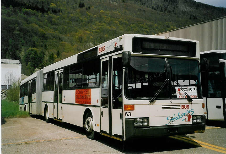 (066'822) - Lathion, Sion - Nr. 63 - Mercedes (ex Gillioz, Sion) am 21. April 2004 in Biel, Rattinbus