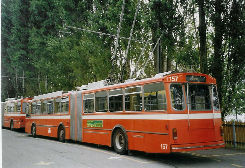 (067'706) - TN Neuchtel - Nr. 157 - FBW/Hess Gelenktrolleybus (ex Nr. 57) am 22. Mai 2004 in Neuchtel, Dpt