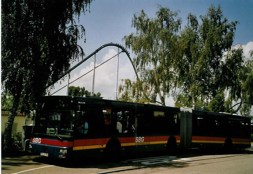 (068'904) - SBG Freiburg - FR-JS 792 - MAN am 6. Juli 2004 in Rust, Europapark