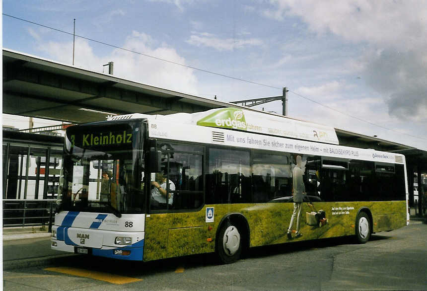 (069'315) - BOGG Wangen b.O. - Nr. 88/SO 68'118 - MAN am 10. Juli 2004 beim Bahnhof Olten