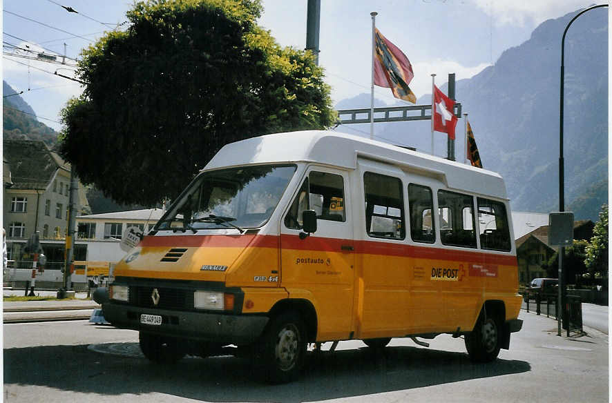 (069'834) - Seematter, Saxeten - BE 449'149 - Renault am 1. August 2004 beim Bahnhof Wilderswil