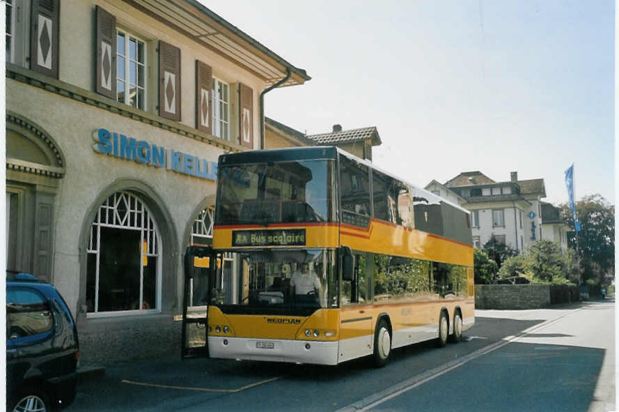 (070'705) - Wieland, Murten - FR 300'600 - Neoplan (ex Rey, Ayent; ex Ersatz- und Vorfhrfahrzeug) am 5. September 2004 in Burgdorf, Neumarkt