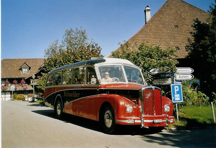 (070'711) - Schneider, Langendorf - SO 20'098 - Saurer/R&J (ex Feller, Luterbach; ex ASKA Aeschi Nr. 10) am 5. September 2004 in Grosshchstetten, Kreuzgasse