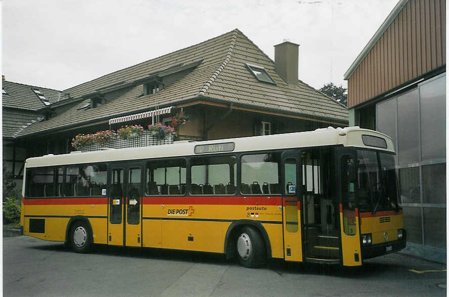 (071'012) - Engeloch, Riggisberg - Nr. 3/BE 447'406 - Mercedes/R&J (ex P 25'304) am 11. September 2004 in Riggisberg, Garage