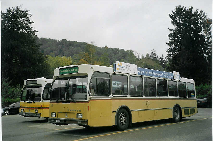 (071'311) - STI Thun - Nr. 57/BE 413'457 - Saurer/R&J am 26. September 2004 bei der Schifflndte Thun