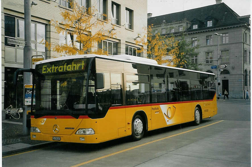 (071'628) - PostAuto Thurgau-Schaffhausen - Nr. 7/TG 158'207 - Mercedes am 4. Oktober 2004 beim Bahnhof Frauenfeld