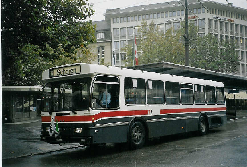 (071'934) - VBSG St. Gallen - Nr. 214/SG 141'214 - Saurer/Hess am 11. Oktober 2004 beim Bahnhof St. Gallen