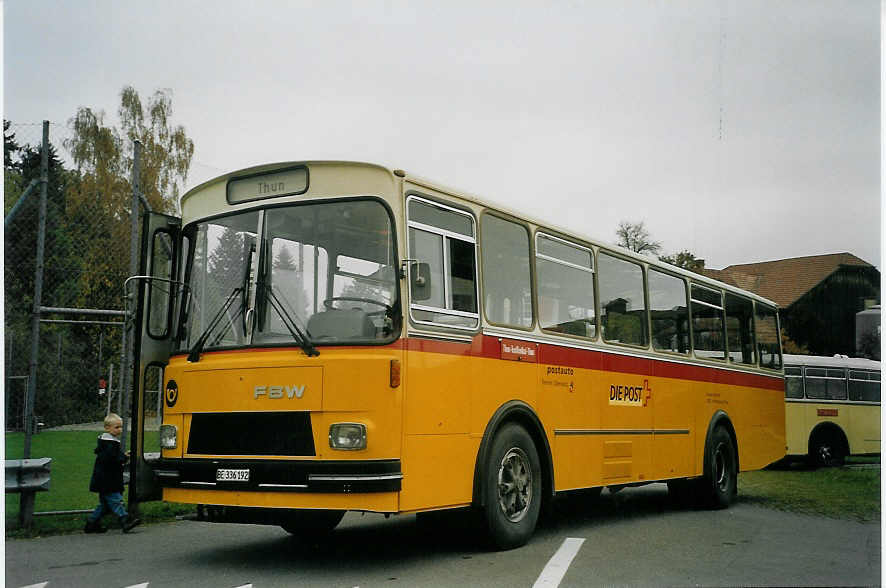 (072'335) - Burri, Teuffenthal - BE 336'192 - FBW/R&J am 31. Oktober 2004 in Buchen, Schulhaus