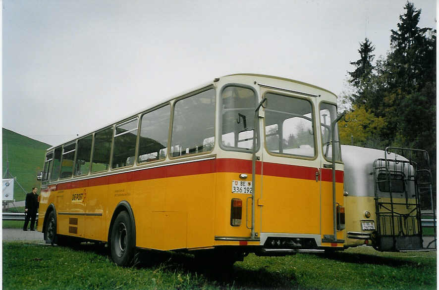 (072'409) - Burri, Teuffenthal - BE 336'192 - FBW/R&J am 31. Oktober 2004 in Buchen, Schulhaus