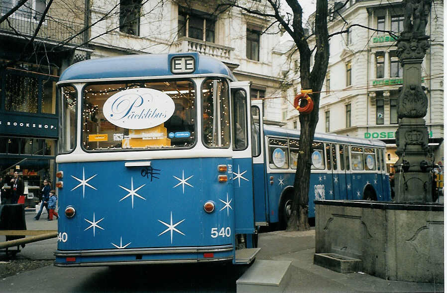 (073'007) - VBZ Zrich - Nr. 540 - Saurer/Saurer Pcklibus am 11. Dezember 2004 in Zrich, Bahnhofstrasse