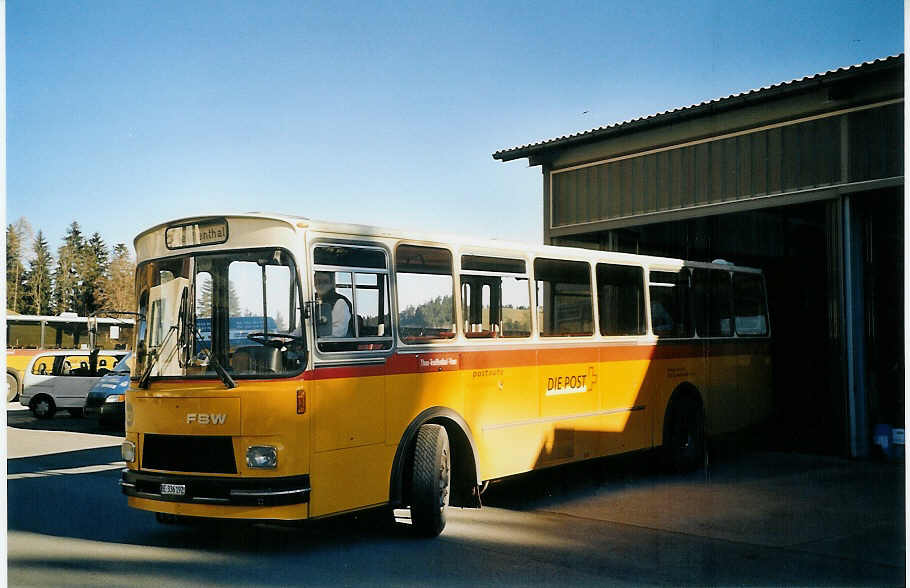 (073'030) - Burri, Teuffenthal - BE 336'192 - FBW/R&J am 12. Dezember 2004 in Teuffenthal, Garage