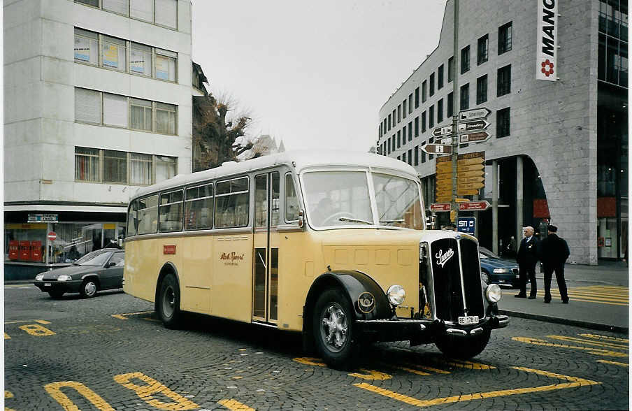 (073'110) - Burri, Teuffenthal - BE 178 U - Saurer/R&J am 12. Dezember 2004 beim Bahnhof Thun