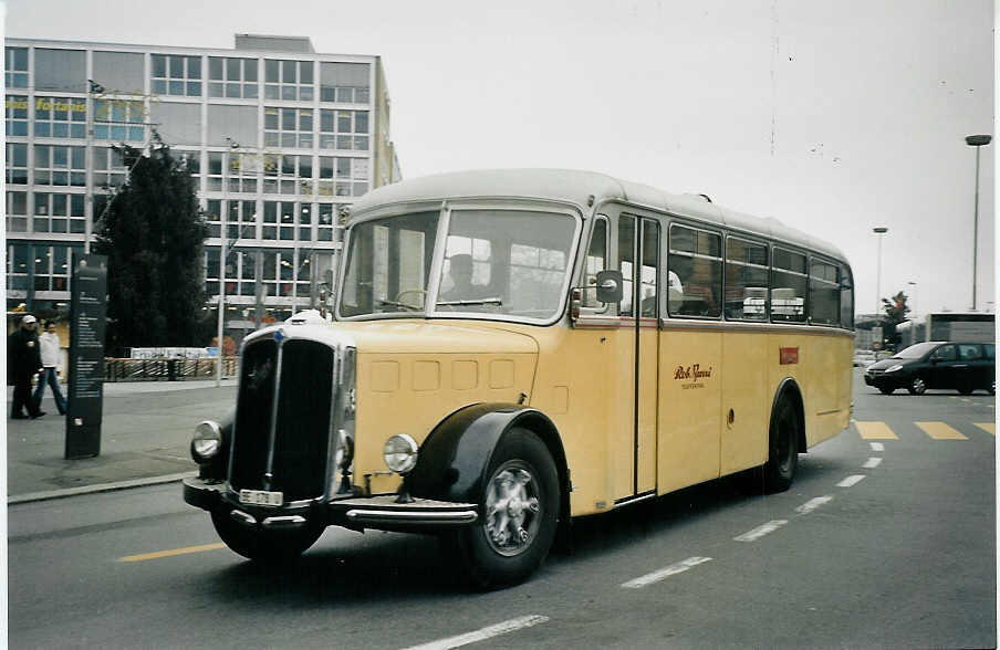 (073'134) - Burri, Teuffenthal - BE 178 U - Saurer/R&J am 12. Dezember 2004 beim Bahnhof Thun