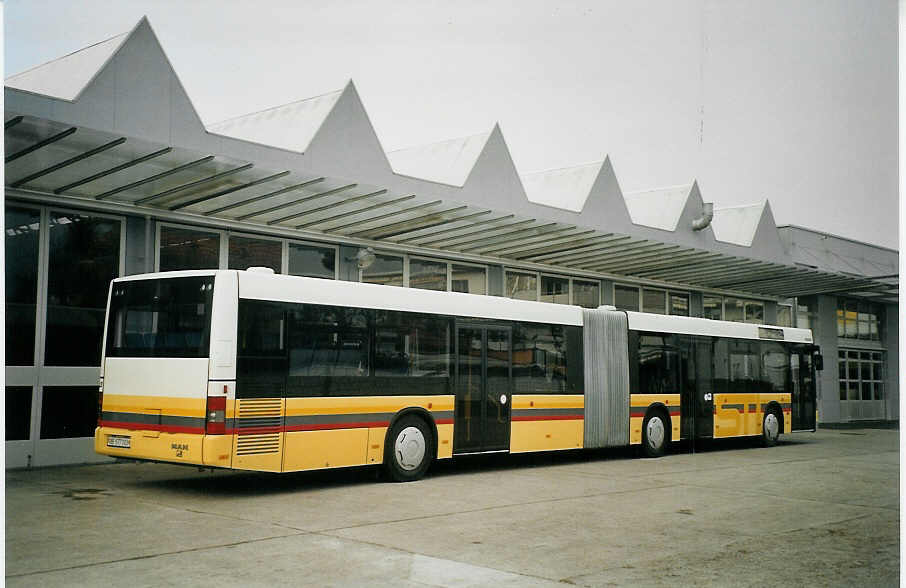 (073'225) - STI Thun - Nr. 103/BE 577'103 - MAN am 12. Dezember 2004 in Thun, Garage