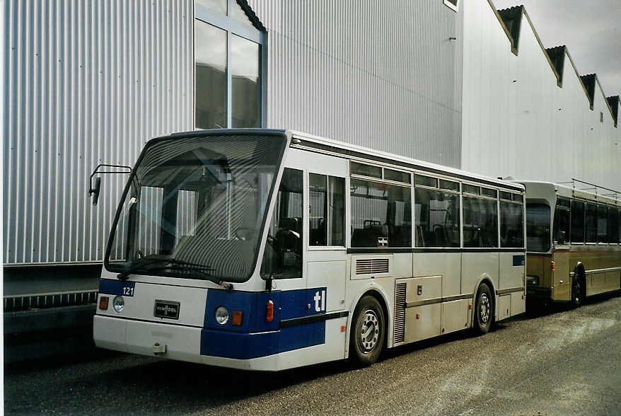 (073'636) - TL Lausanne - Nr. 121 - Van Hool am 3. Januar 2005 in Biel, BTR