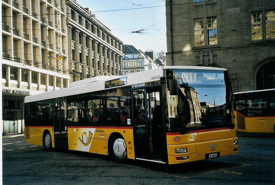 (073'827) - Schwizer, Goldach - SG 80'491 - MAN am 8. Januar 2005 beim Bahnhof St. Gallen