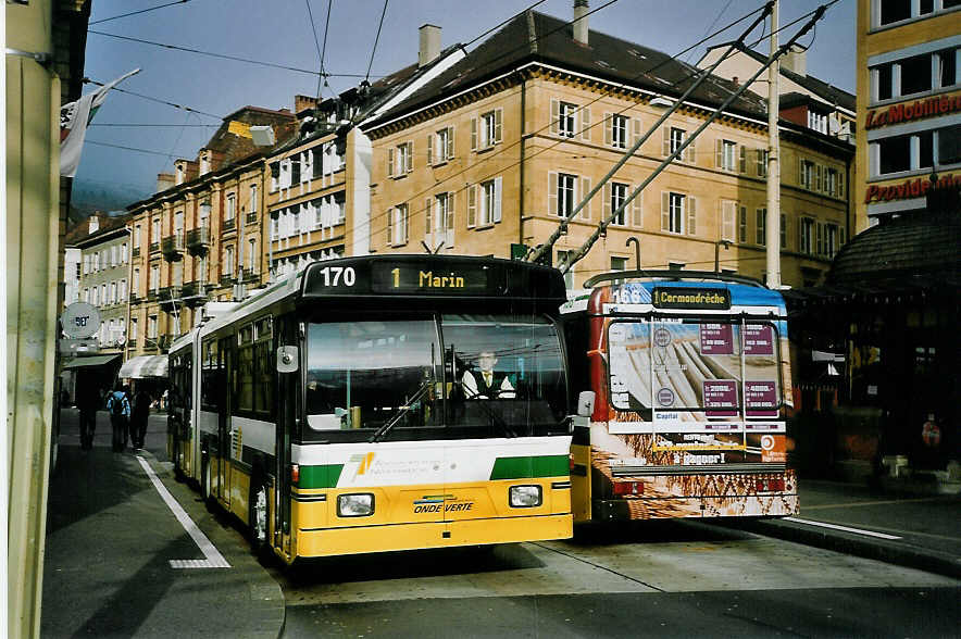 (074'123) - TN Neuchtel - Nr. 170 - FBW/Hess Gelenktrolleybus am 16. Januar 2005 in Neuchtel, Place Pury