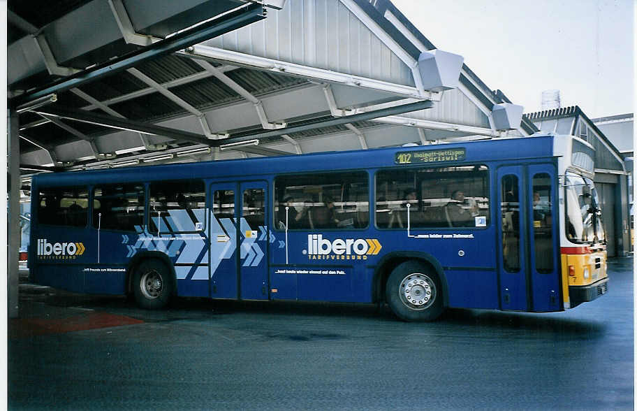 (074'404) - Steiner, Ortschwaben - Nr. 7/BE 336'245 - Volvo/Lauber am 3. Februar 2005 in Bern, Postautostation