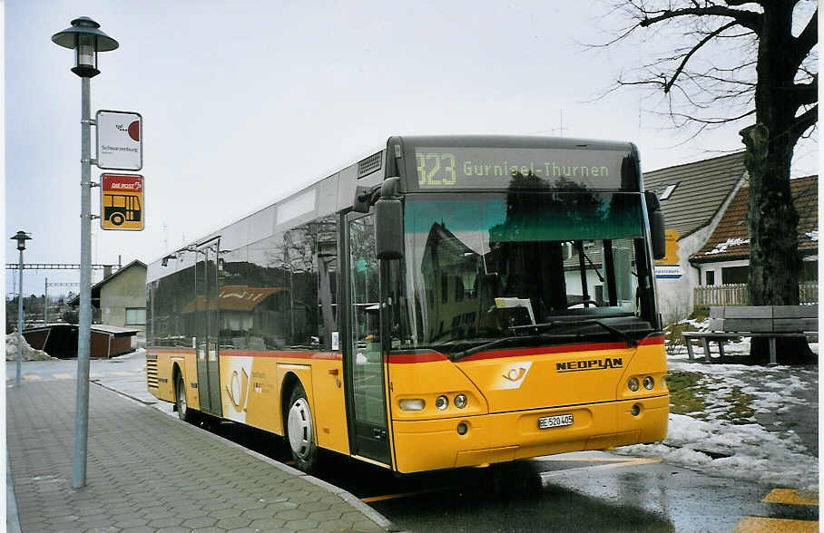 (074'722) - Engeloch, Riggisberg - Nr. 4/BE 520'405 - Neoplan (ex Nr. 12) am 12. Februar 2005 beim Bahnhof Schwarzenburg