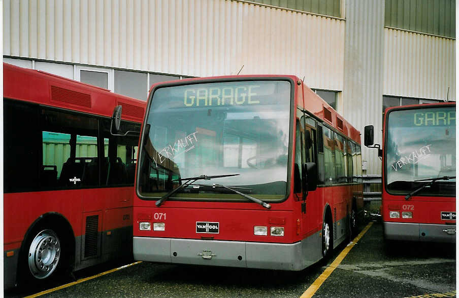 (074'811) - Peyer, Niederwangen - Nr. 71 - Van Hool am 22. Februar 2005 in Biel, Rattinbus