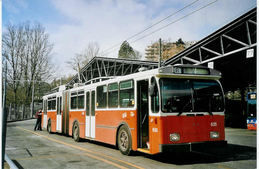 (075'019) - TPG Genve - Nr. 635 - FBW/Hess Gelenktrolleybus am 24. Februar 2005 in Genve, Dpt