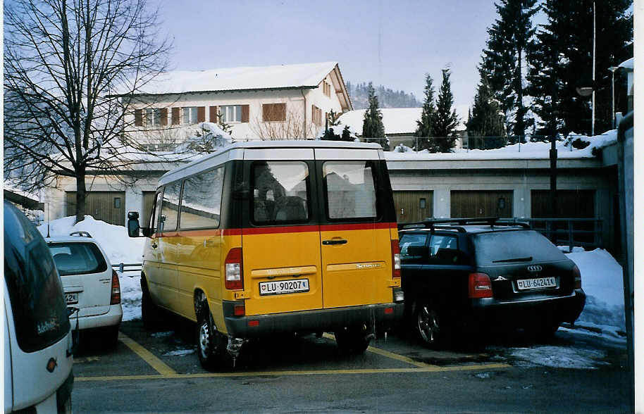 (075'203) - Thalmann, Bramboden - LU 90'207 - Mercedes am 25. Februar 2005 in Hasle, Post