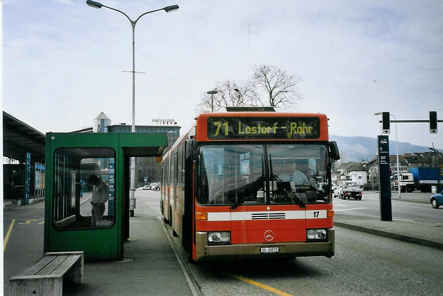 (075'813) - BOGG Wangen b.O. - Nr. 17/SO 20'572 - Mercedes/Hess (ex AGO Olten Nr. 17) am 31. Mrz 2005 beim Bahnhof Olten