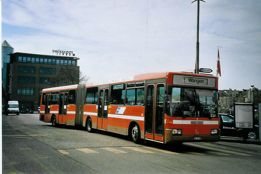 (075'820) - BOGG Wangen b.O. - Nr. 15/SO 130'269 - Mercedes/Hess (ex AGO Olten Nr. 15) am 31. Mrz 2005 beim Bahnhof Olten