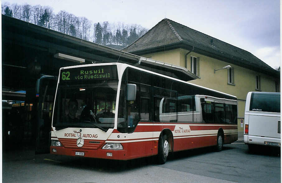 (075'916) - ARAG Ruswil - Nr. 6/LU 15'580 - Mercedes am 31. Mrz 2005 beim Bahnhof Wolhusen