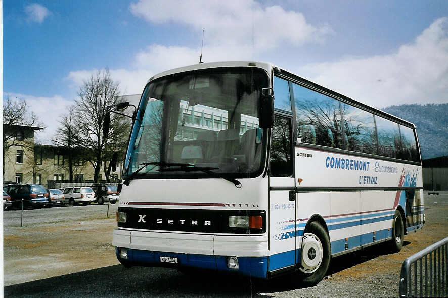 (076'029) - Combremont, L'Etivaz - VD 1352 - Setra am 10. April 2005 in Thun, Allmend