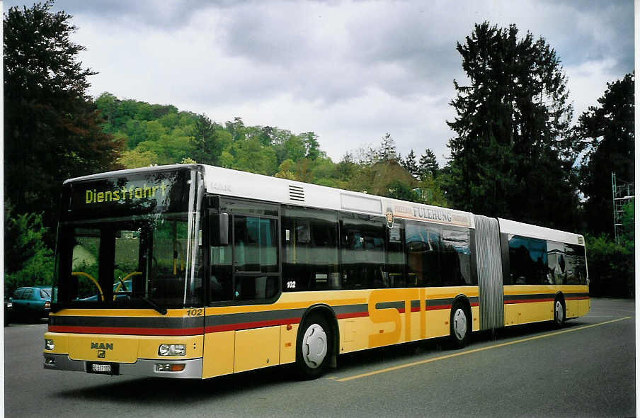 (076'513) - STI Thun - Nr. 102/BE 577'102 - MAN am 7. Mai 2005 bei der Schifflndte Thun