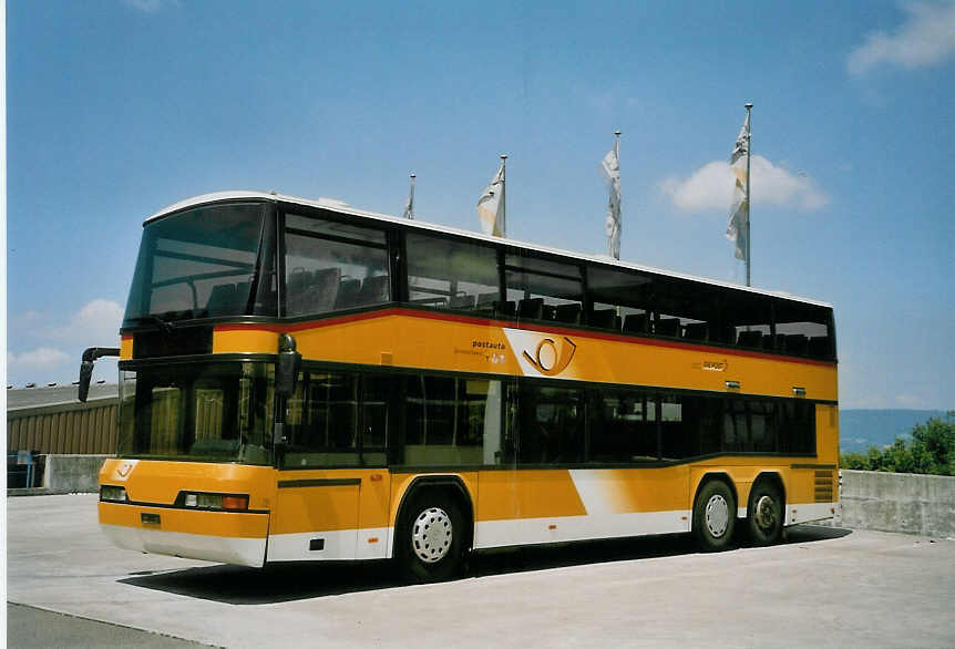 (077'728) - Thepra, Stans - Nr. 12 - Neoplan am 18. Juni 2005 in Horgen, Neoplan