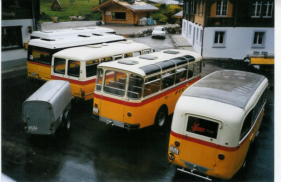 (078'108) - Schmid, Thrishaus - Nr. 9/BE 26'105 - Saurer/R&J (ex Geiger, Adelboden Nr. 9) + Nr. 3/BE 26'206 - Saurer/Gangloff (ex Geiger, Adelboden Nr. 3) am 25. Juni 2005 auf der Griesalp